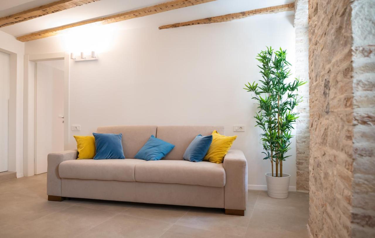 Vitelli Apartments And Rooms สปลิท ภายนอก รูปภาพ
