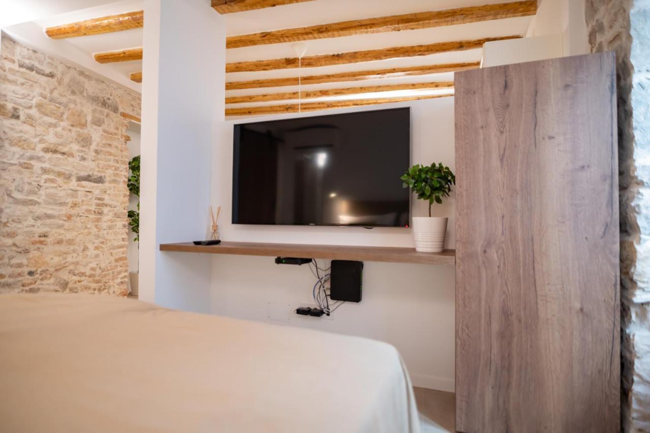 Vitelli Apartments And Rooms สปลิท ภายนอก รูปภาพ